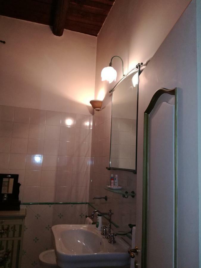 Bed and Breakfast In Via Roma à Salernes Extérieur photo